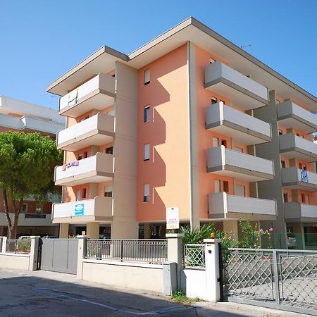 Condominio Tiepolo Bibione Eksteriør bilde
