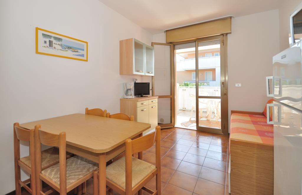 Condominio Tiepolo Bibione Eksteriør bilde
